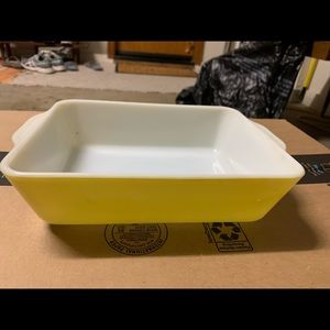 Yellow Pyrex baking dish.